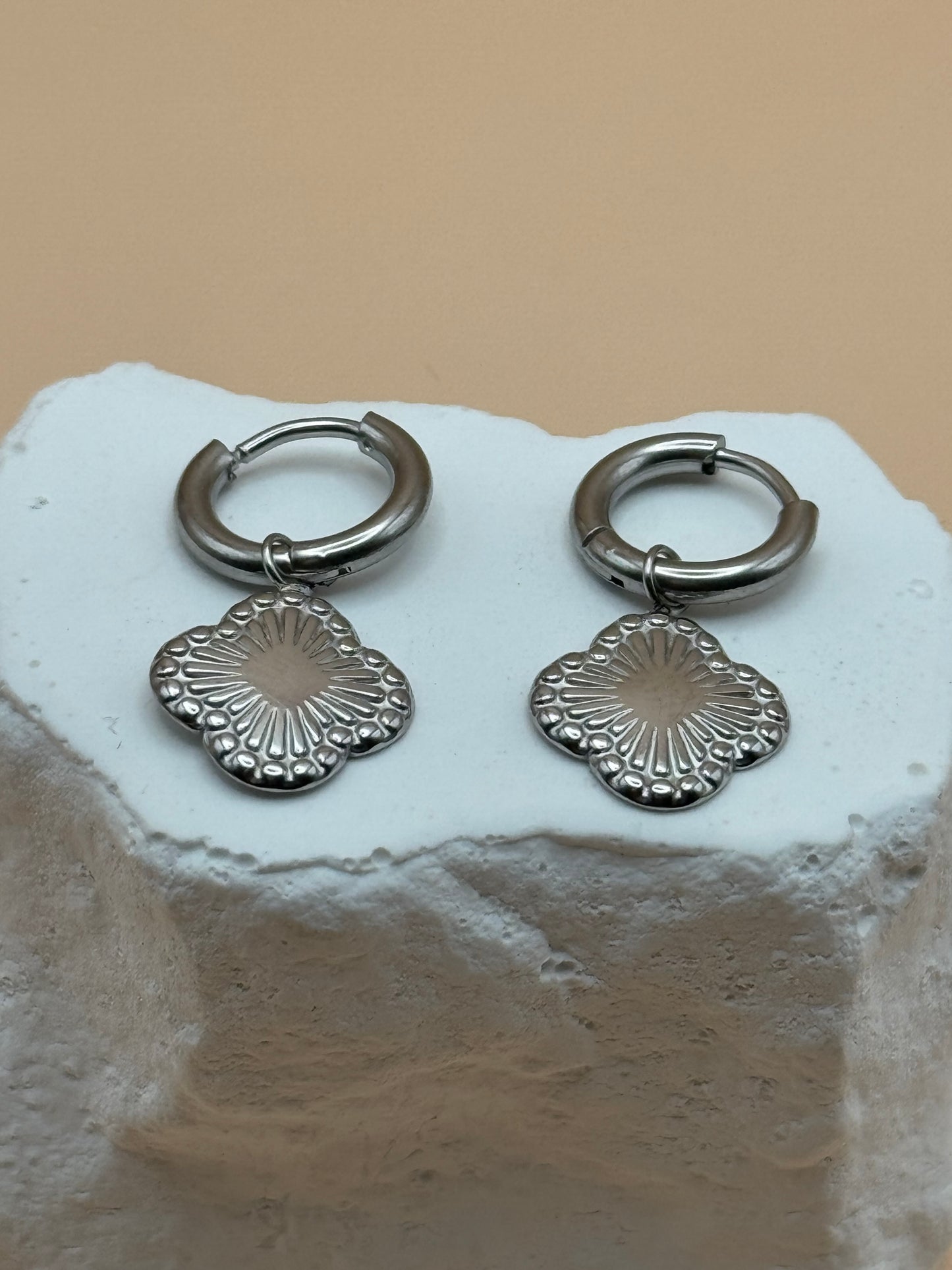 Boucles d'oreilles Nyota couleur argent