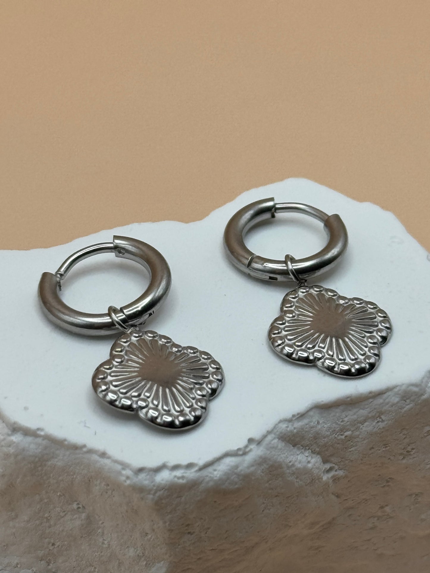 Boucles d'oreilles Nyota couleur argent